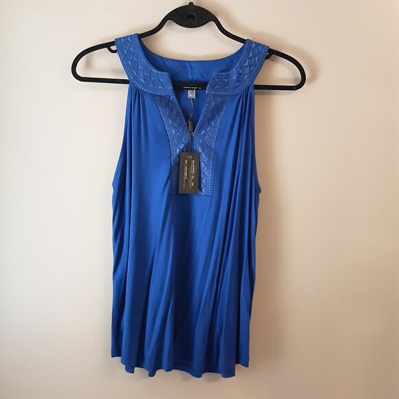 Cable & Gauge New! Blue Sleeveless Top Blouse Size Med. - Picture 1 of 13